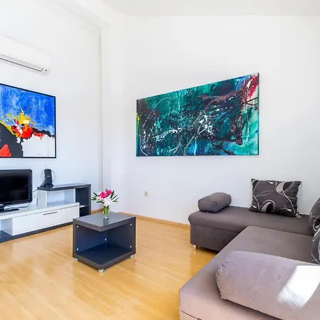 Kamelicina Iii Apartmán