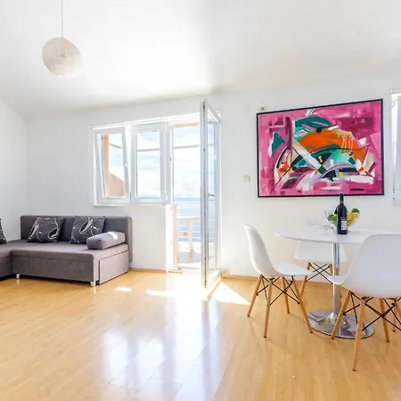 Amazing In With House Sea View Apartment *