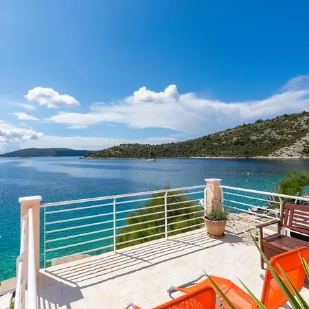Amazing In With House Sea View Apartment