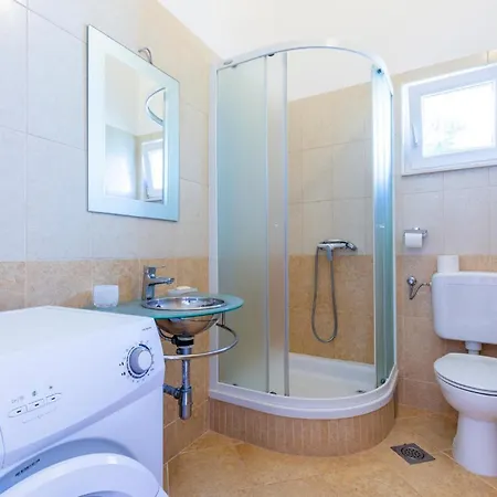 Amazing In With House Sea View Apartment *